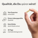 Hand hält einzelne Ashwa Pure (KSM-66 Ashwagandha) Kapsel, Fokus auf Qualität und Sicherheit, Galerieposition 1