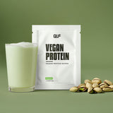 Vegan Protein von Quantum Leap Fitness Pistaziengeschmack mit Proteinpulver Sachet und cremigem Shake Galerie 1