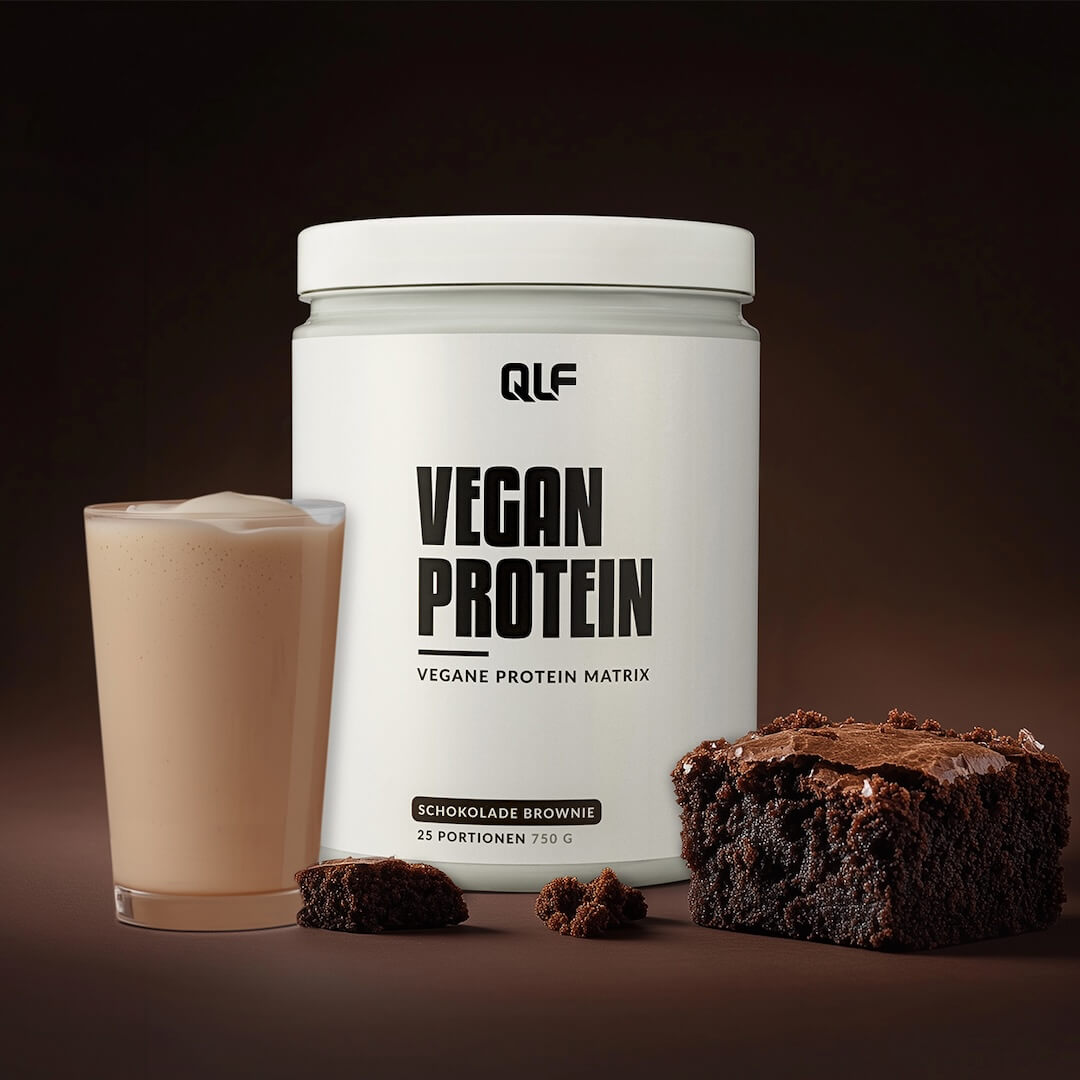 Vegan Protein von Quantum Leap Fitness mit Schokolade Brownie Geschmack, Proteinpulver und cremigem Shake Galerie 1